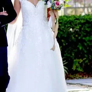 Pronovias Matiz INCLUDING Cancan and veil (half leg long)